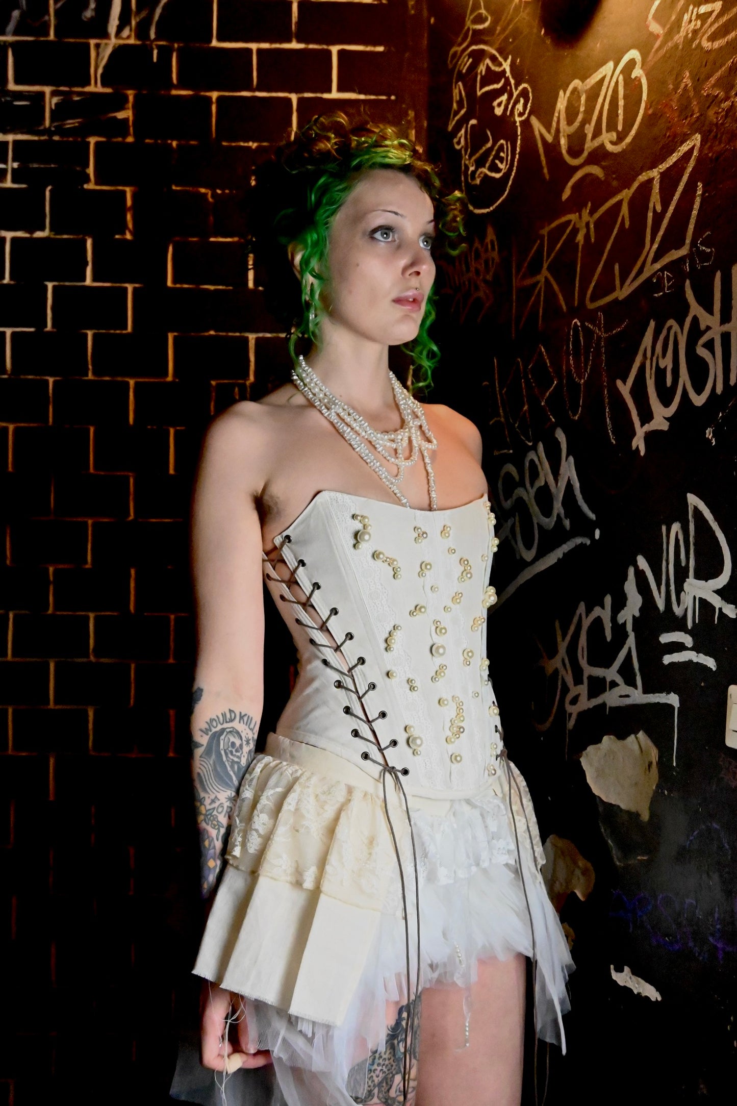 Handgefertigtes Hanf-Korsett mit Spitze & Perlen | Collection 2026