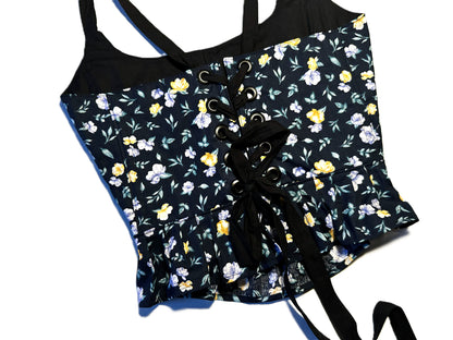 Corsage mit Rüschen-Schößchen – Dunkelblaue Baumwolle mit Blumen | Handmade & Genderneutral #694