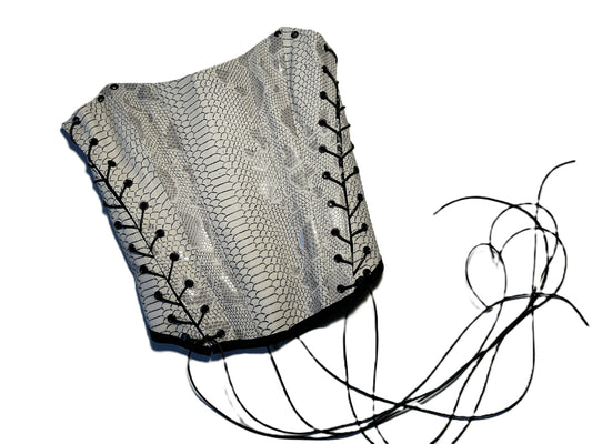 Corsage aus grauem Schlangen-Kunstleder – wandelbar mit Schnürträgern | Handmade #709