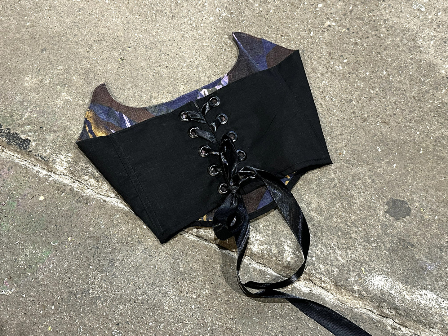 Wendbares Basic Baumwollkorsett im Bulls Schnitt – Schwarz / Lila Muster #853