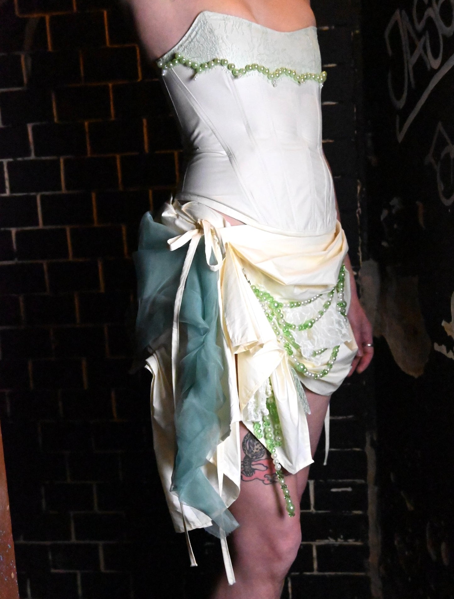 Collections Piece 2026 Perlenbesetztes Baumwollkorsett mit grüner Spitze