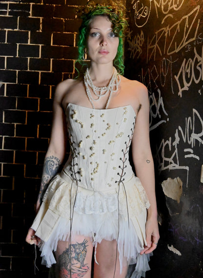 Handgefertigtes Hanf-Korsett mit Spitze & Perlen | Collection 2026