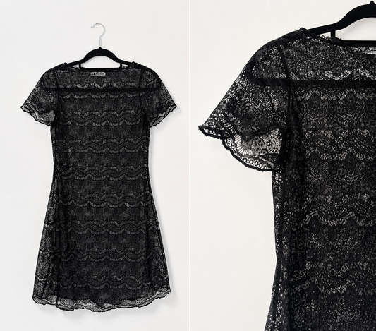 Schwarzes transparentes Spitzenkleid – Lace Dress mit Ruffle Saum