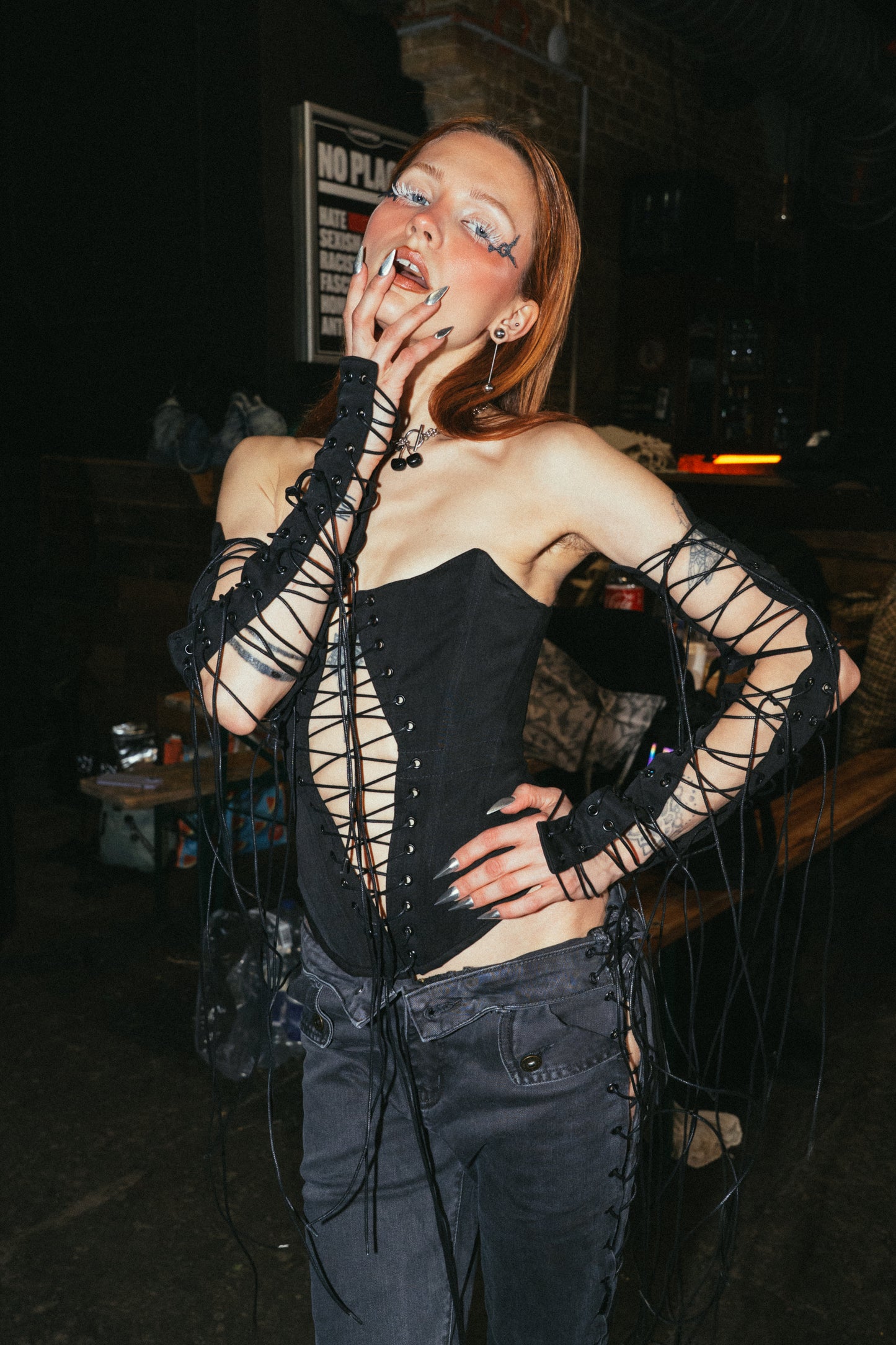 Cyber Gothic Lace-Up Sleeves – Upcycled Statement Ärmel #870