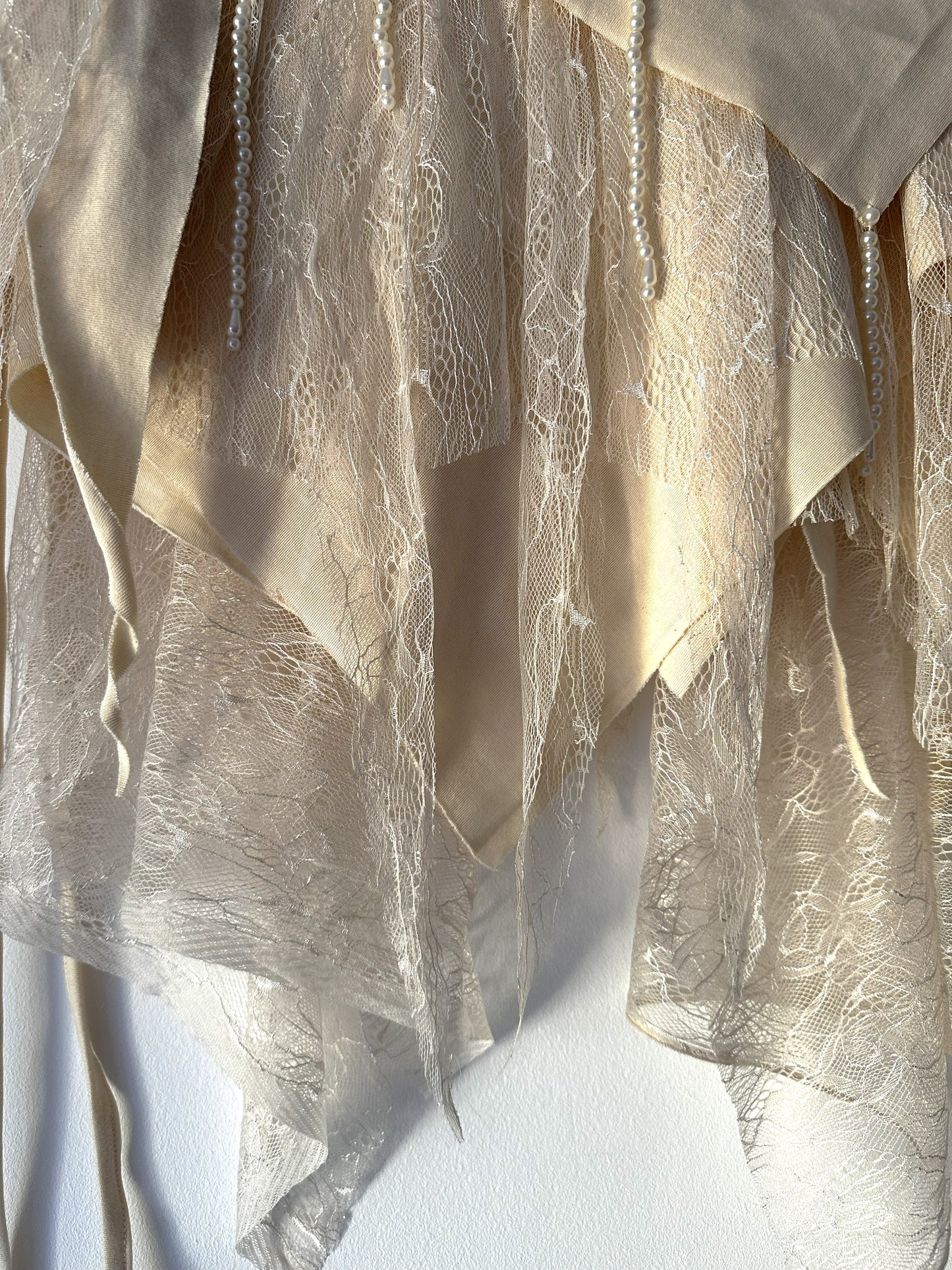 Champagne Fairy Wrap Skirt – Bestickter Spitzenrock mit Perlendetails #R042