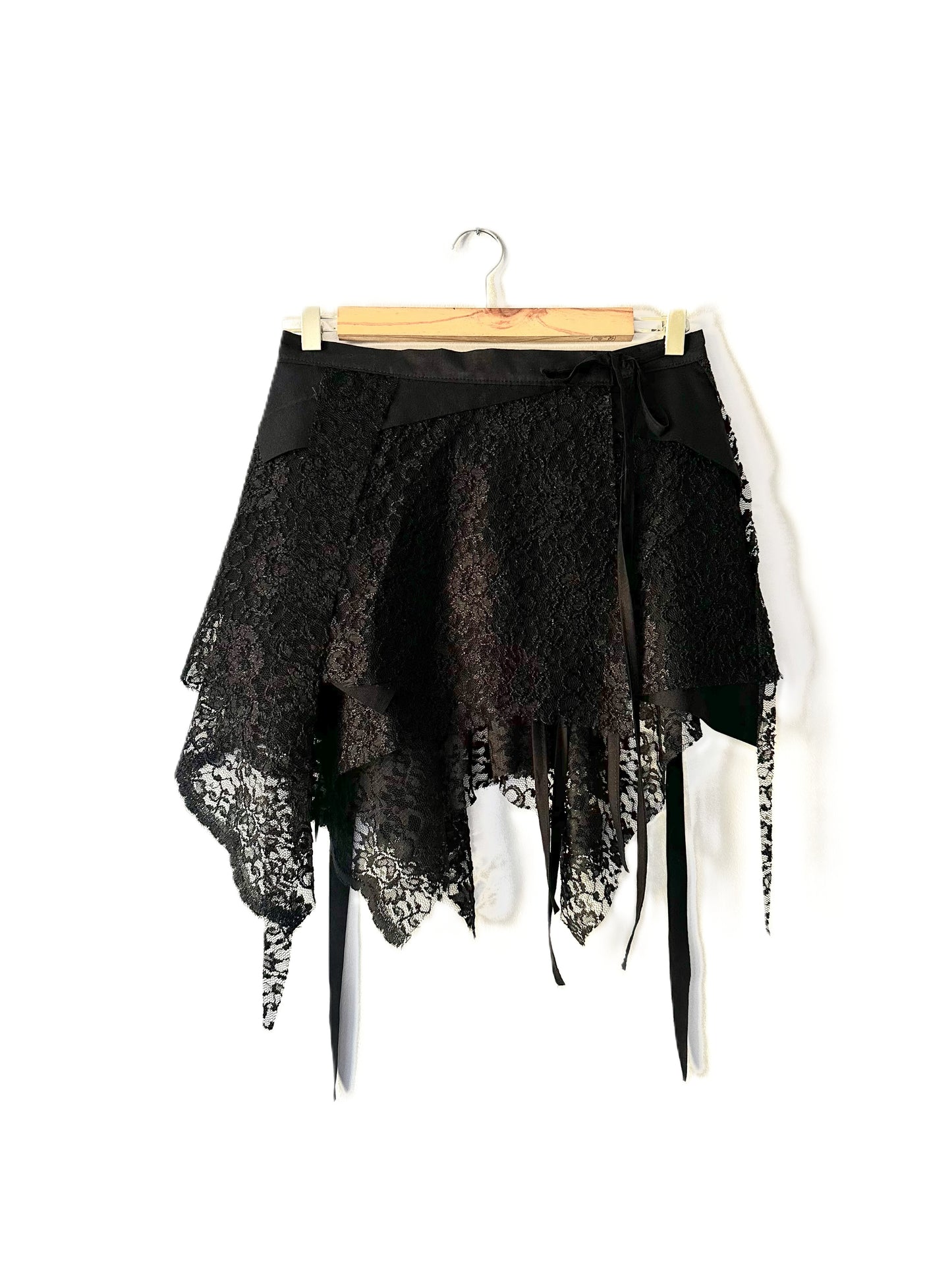Champagne Fairy Wrap Skirt – Bestickter Spitzenrock mit Perlendetails #R043